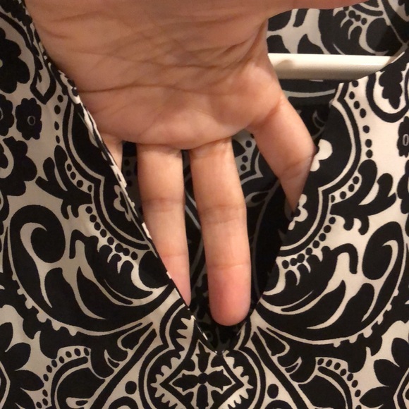 ANN TAYLOR Petite Print Notched Neckline Blouse - Picture 3 of 6